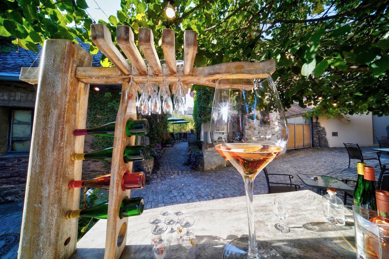 Weingut Und Pension Markus Kochems Mesenich Exterior foto